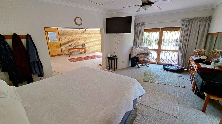 8 Bedroom Property for Sale in Clarens Free State